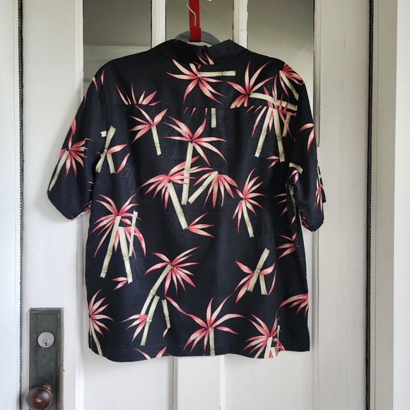 Tommy Bahama 100% Silk Casual Button Down Short Sleeve Top, Sz L - Picture 11 of 11